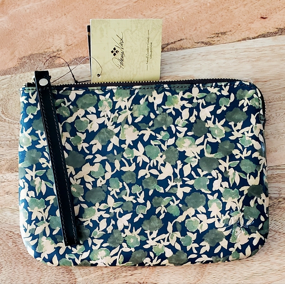 New Patricia Nash Cassini Wristlet Italian Leather Olive Groves